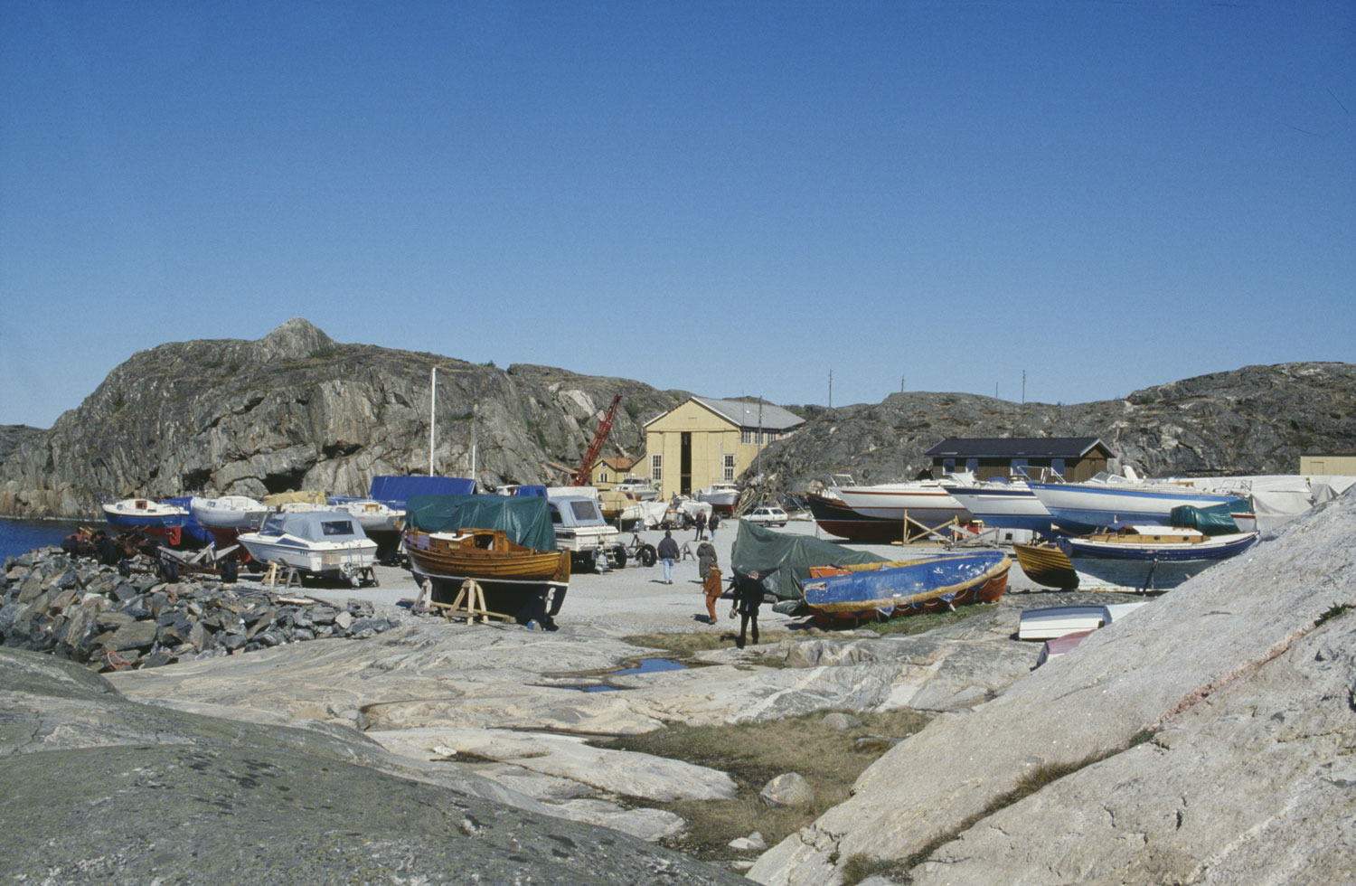 Träbåtsvarvet Hälleviksstrands varv på Orust. Foto: Gunnel Ilonen/Sjöhistoriska museet (CC BY).